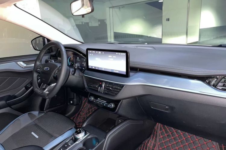 Used Ford Focus 2021 EcoBoost 180 Automatic Hunter Edition Interior 8