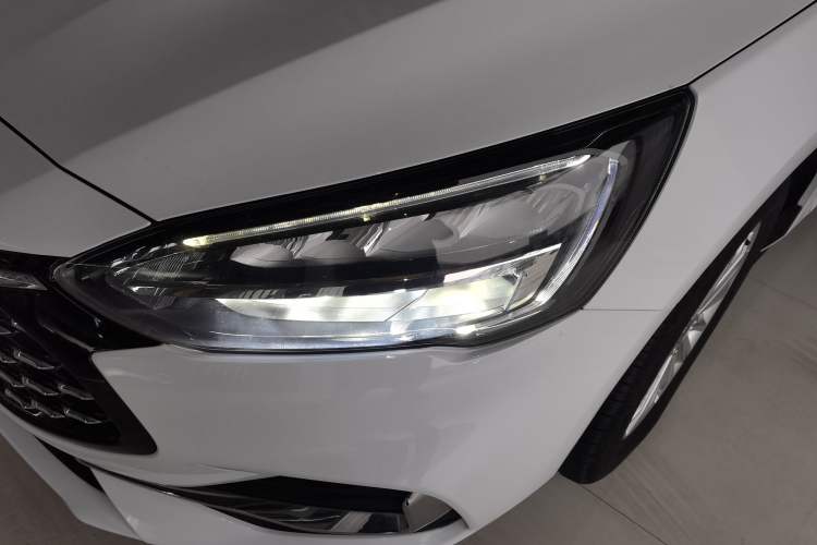 Used Ford Focus 2021 Sedan EcoBoost 180 Automatic Trendy Model Left Front Headlight