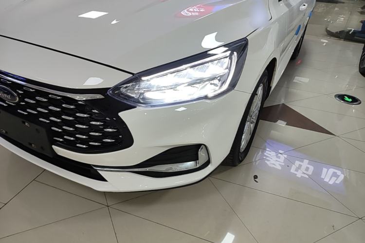 Used Ford Focus 2021 Sedan EcoBoost 180 Automatic Trendy Model Left Front Headlight