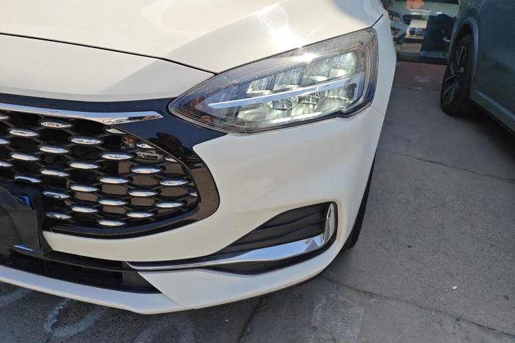 Used Ford Focus 2021 Sedan EcoBoost 180 Automatic Trendy Model Left Front Headlight