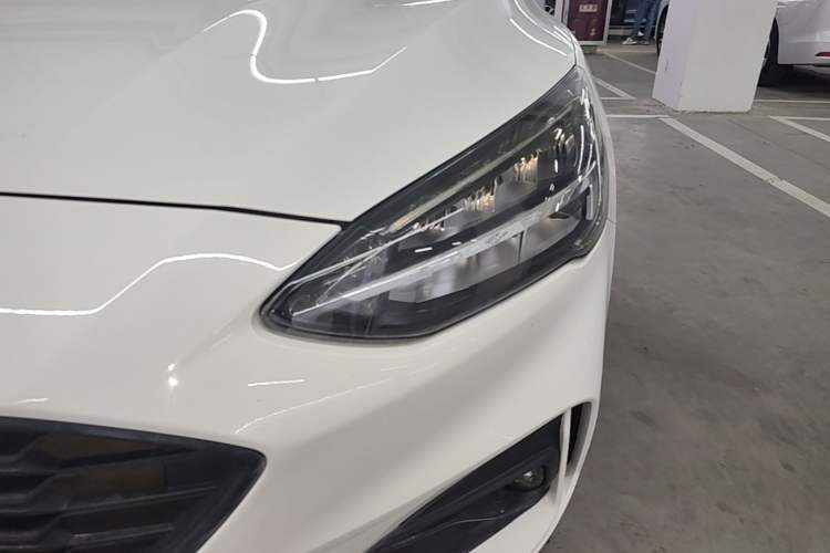 Used Ford Focus 2021 Hatchback EcoBoost 180 Automatic Titanium Edition Left Front Headlight