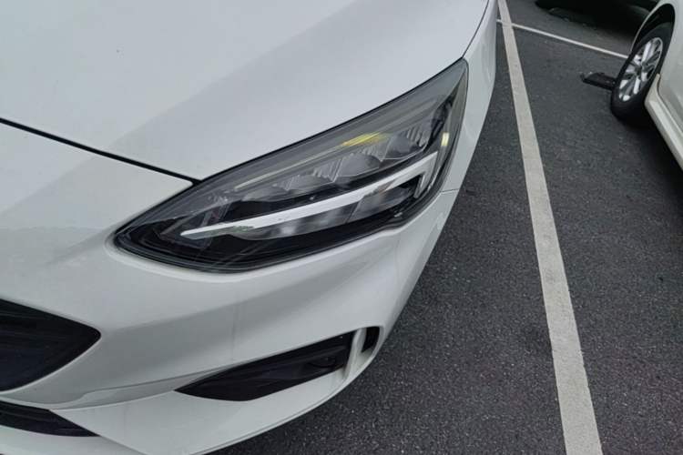 Used Ford Focus 2021 Hatchback EcoBoost 180 Automatic Titanium Edition Left Front Headlight
