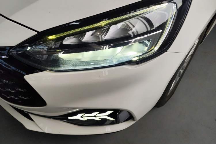Used Ford Focus 2021 Sedan EcoBoost 180 Automatic Trendy Model Left Front Headlight