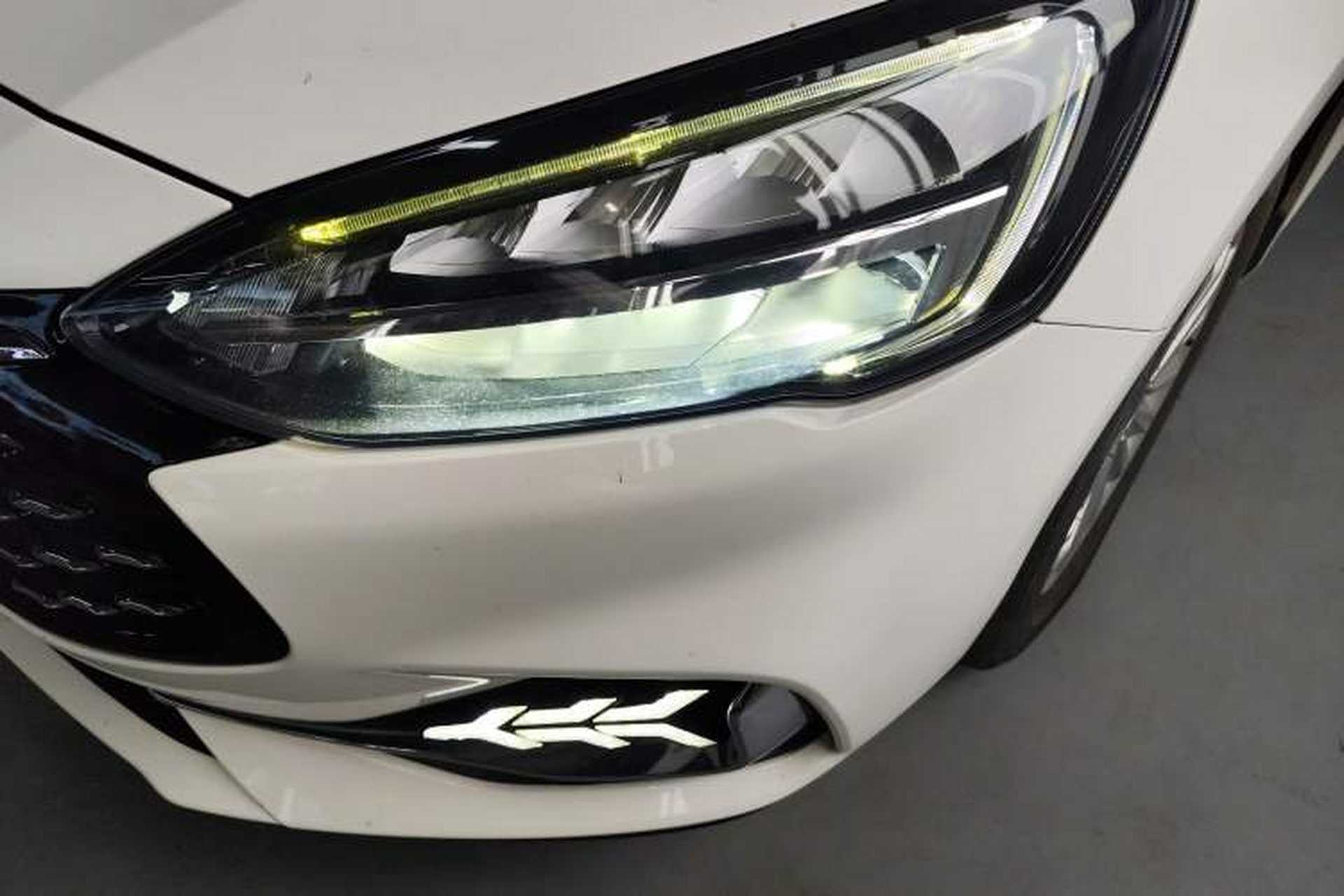 Used Ford Focus 2021 Sedan EcoBoost 180 Automatic Trendy Model Left Front Headlight