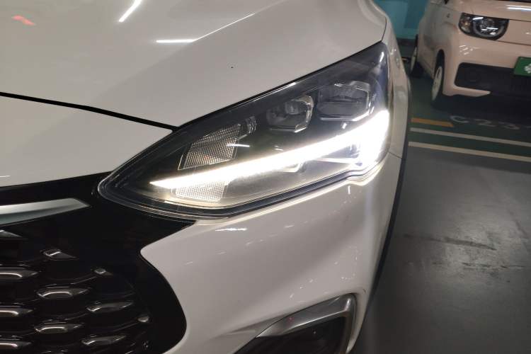 Used Ford Focus 2021 EcoBoost 180 Automatic Hunter Edition Left Front Headlight