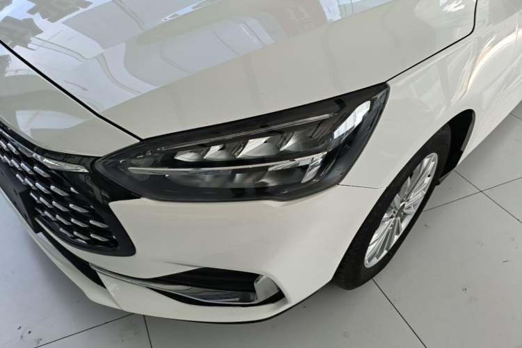 Used Ford Focus 2021 Sedan EcoBoost 180 Automatic Trendy Model Left Front Headlight
