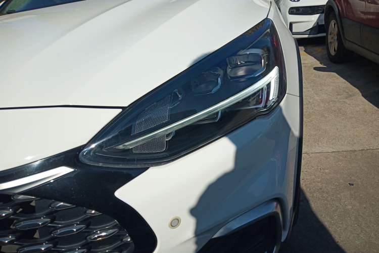 Used Ford Focus 2021 EcoBoost 180 Automatic Hunter Edition Left Front Headlight