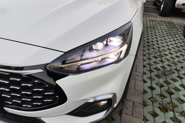 Used Ford Focus 2021 EcoBoost 180 Automatic Hunter Edition Left Front Headlight