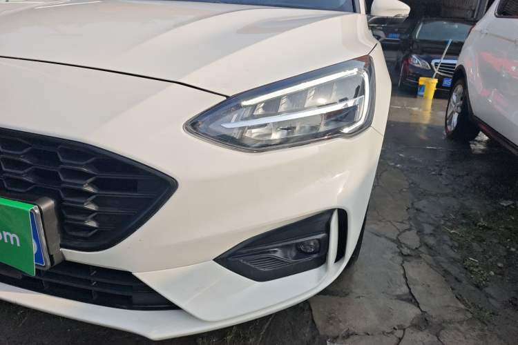 Used Ford Focus 2021 Hatchback EcoBoost 180 Automatic Titanium Edition Left Front Headlight