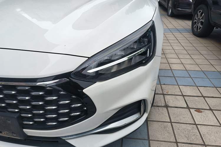 Used Ford Focus 2021 Sedan EcoBoost 180 Automatic Trendy Model Left Front Headlight