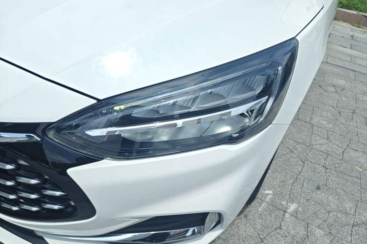 Used Ford Focus 2021 Sedan EcoBoost 180 Automatic Trendy Model Left Front Headlight