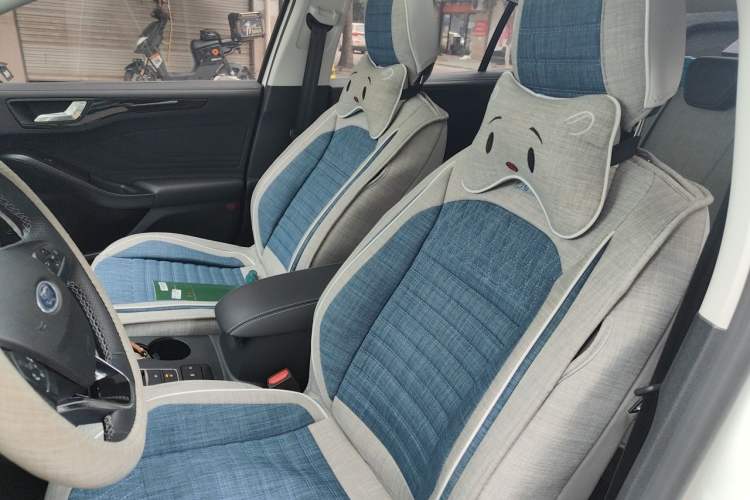Used Ford Focus 2021 Hatchback EcoBoost 180 Automatic Titanium Edition Left Front Seat