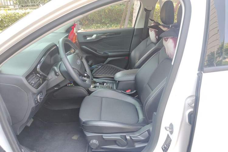 Used Ford Focus 2021 Hatchback EcoBoost 180 Automatic Titanium Edition Left Front Seat