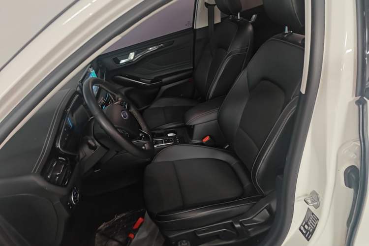 Used Ford Focus 2021 Hatchback EcoBoost 180 Automatic Titanium Edition Left Front Seat