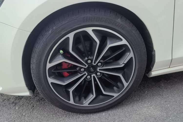 Used Ford Focus 2021 Hatchback EcoBoost 180 Automatic ST Line Left Front Wheel Hub