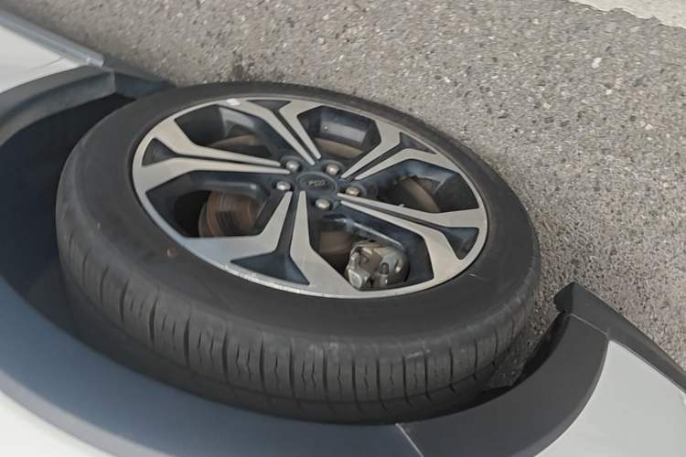 Used Ford Focus 2021 EcoBoost 180 Automatic Hunter Edition Left Front Wheel Hub