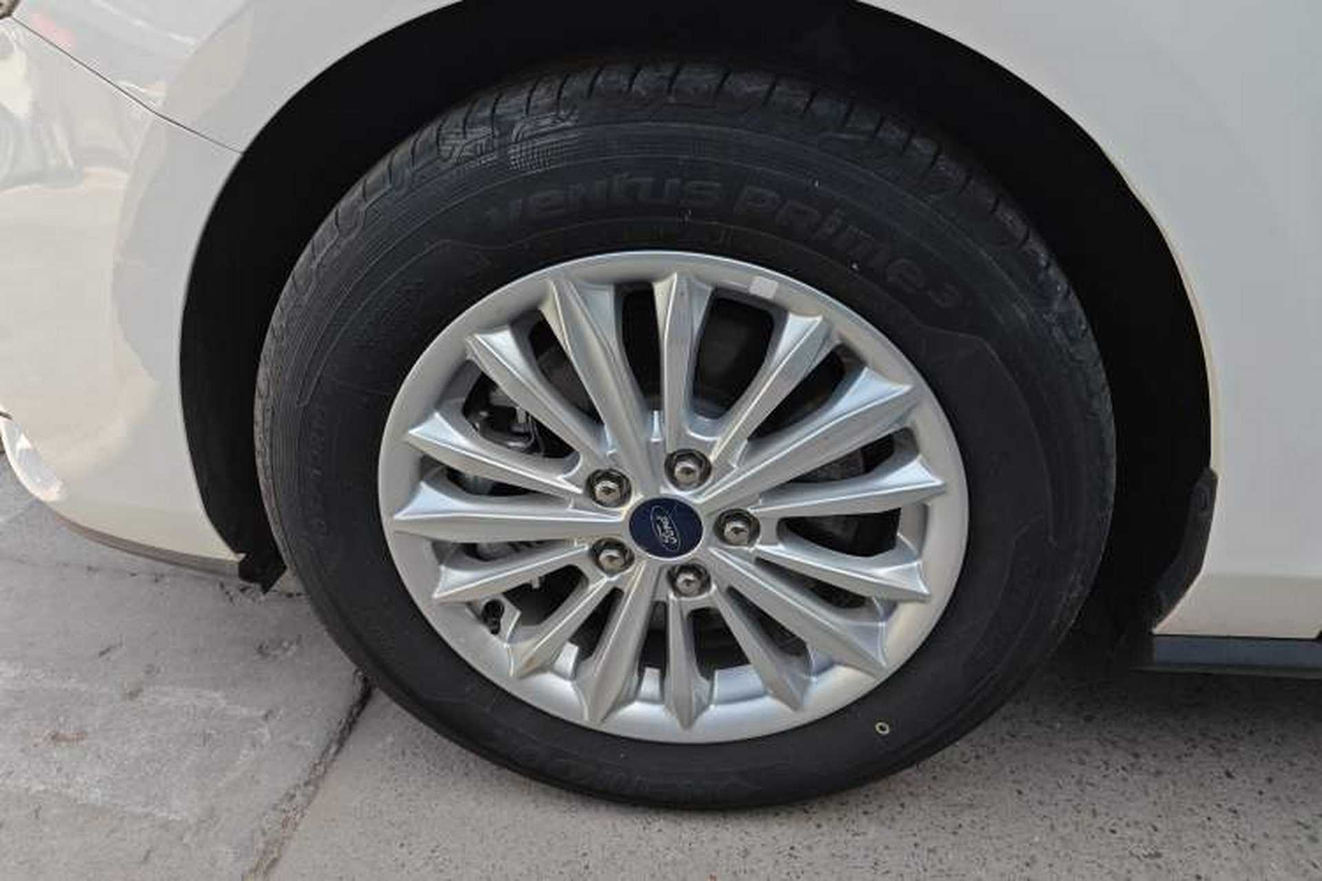Used Ford Focus 2021 Sedan EcoBoost 180 Automatic Trendy Model Left Front Wheel Hub
