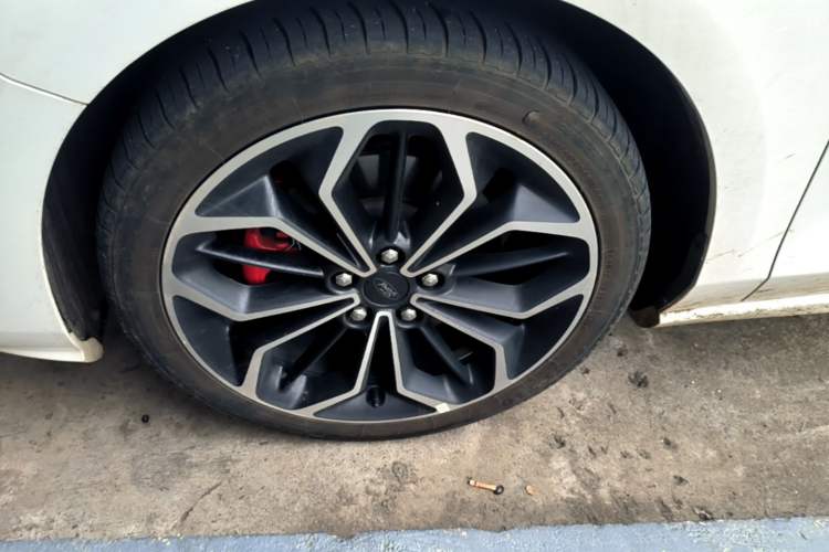 Used Ford Focus 2021 Sedan EcoBoost 180 Automatic ST Line Left Front Wheel Hub