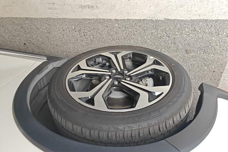 Used Ford Focus 2021 EcoBoost 180 Automatic Hunter Edition Left Front Wheel Hub