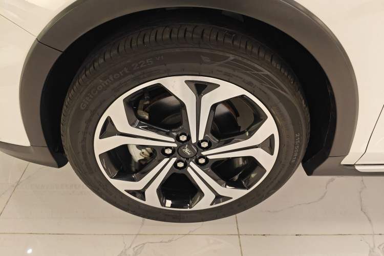 Used Ford Focus 2021 EcoBoost 180 Automatic Hunter Edition Left Front Wheel Hub