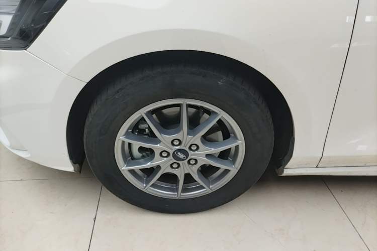 Used Ford Focus 2021 Hatchback EcoBoost 180 Automatic Titanium Edition Left Front Wheel Hub