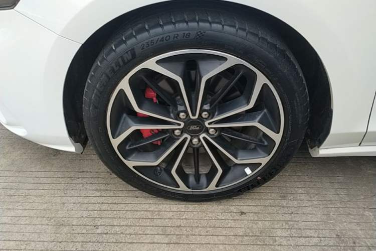 Used Ford Focus 2021 Sedan EcoBoost 180 Automatic ST Line Left Front Wheel Hub