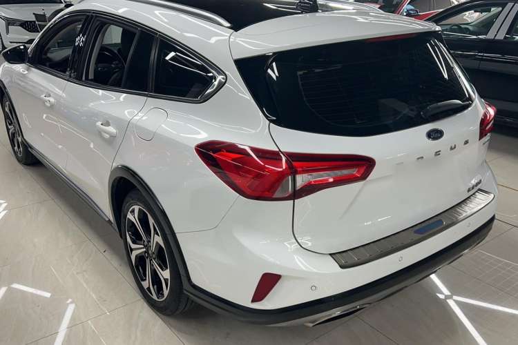 Used Ford Focus 2021 EcoBoost 180 Automatic Hunter Edition Left Side