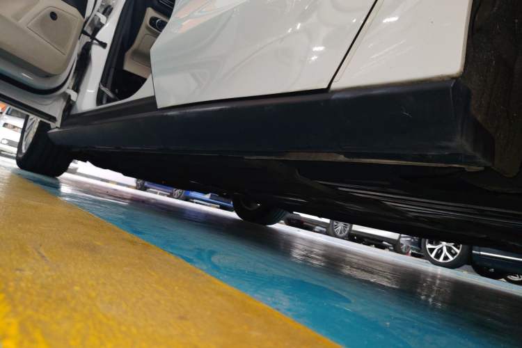 Used Ford Focus 2021 Sedan EcoBoost 180 Automatic Trendy Model Left Side Sill