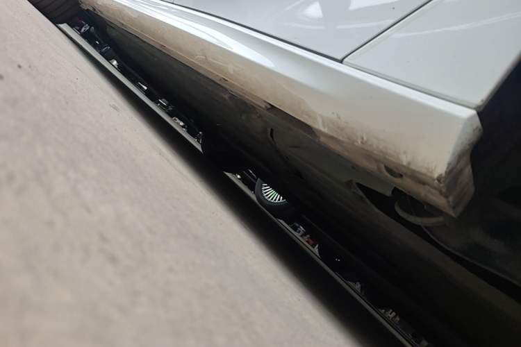 Used Ford Focus 2021 Hatchback EcoBoost 180 Automatic Titanium Edition Left Side Sill