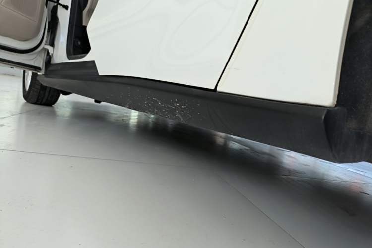 Used Ford Focus 2021 Sedan EcoBoost 180 Automatic Trendy Model Left Side Sill