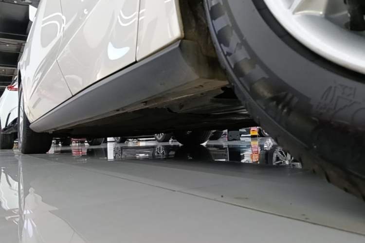 Used Ford Focus 2021 Sedan EcoBoost 180 Automatic Trendy Model Left Side Sill