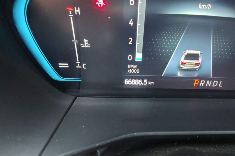 Used Ford Focus 2021 Hatchback EcoBoost 180 Automatic Titanium Edition Odometer Close Up
