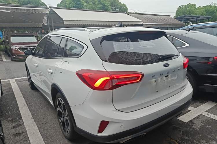 Used Ford Focus 2021 EcoBoost 180 Automatic Hunter Edition Rear Left 45 Deg