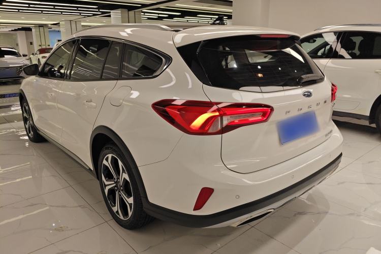 Used Ford Focus 2021 EcoBoost 180 Automatic Hunter Edition Rear Left 45 Deg