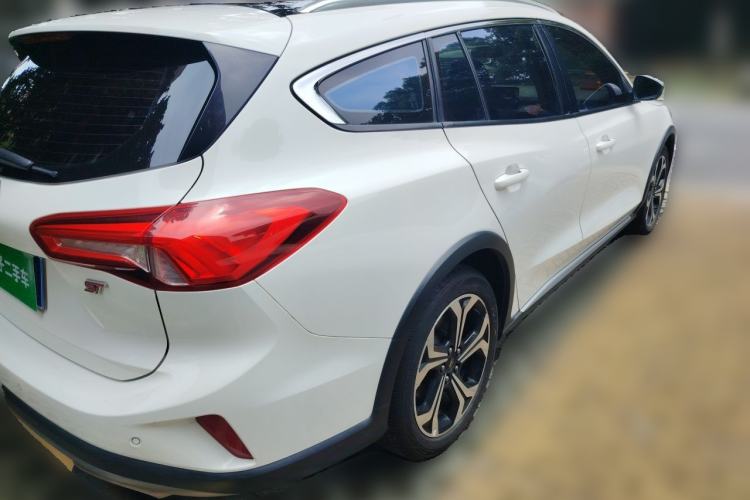 Used Ford Focus 2021 EcoBoost 180 Automatic Hunter Edition Rear Right 45 Deg