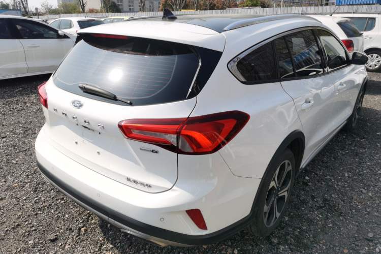 Used Ford Focus 2021 EcoBoost 180 Automatic Hunter Edition Rear Right 45 Deg