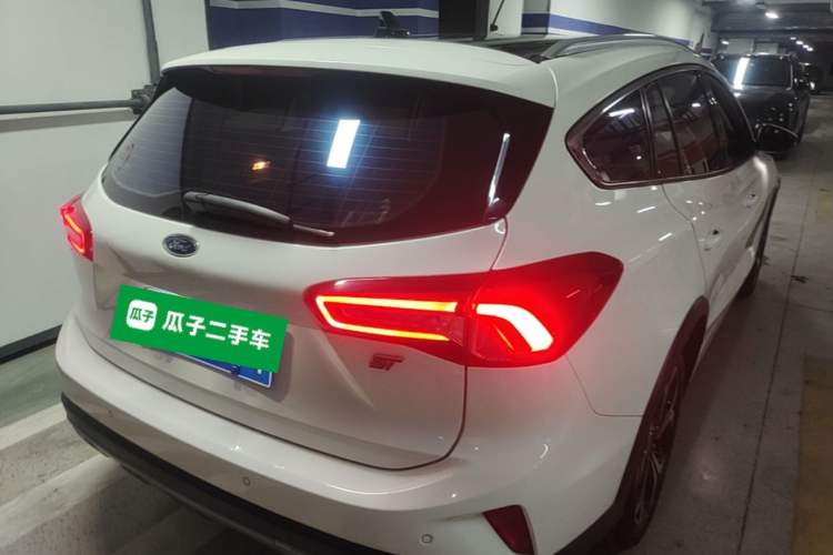 Used Ford Focus 2021 EcoBoost 180 Automatic Hunter Edition Rear Right 45 Deg