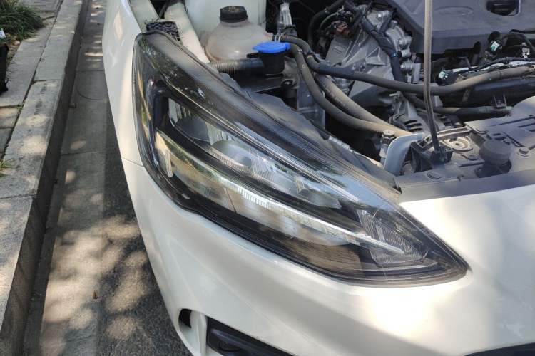 Used Ford Focus 2021 Hatchback EcoBoost 180 Automatic Titanium Edition Right Front Headlight