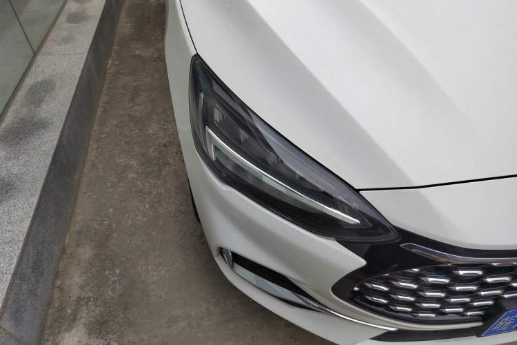 Used Ford Focus 2021 Sedan EcoBoost 180 Automatic Trendy Model Right Front Headlight