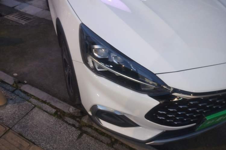 Used Ford Focus 2021 EcoBoost 180 Automatic Hunter Edition Right Front Headlight