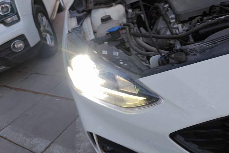 Used Ford Focus 2021 Hatchback EcoBoost 180 Automatic ST Line Right Front Headlight