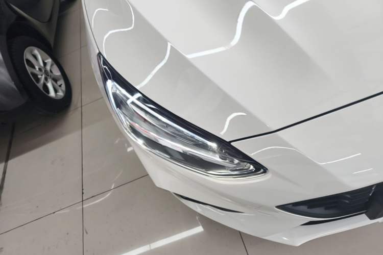 Used Ford Focus 2021 Hatchback EcoBoost 180 Automatic Titanium Edition Right Front Headlight