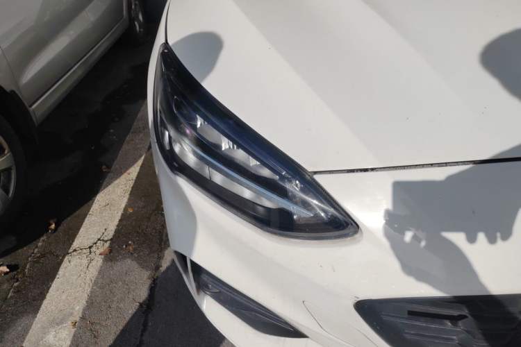 Used Ford Focus 2021 Hatchback EcoBoost 180 Automatic Titanium Edition Right Front Headlight