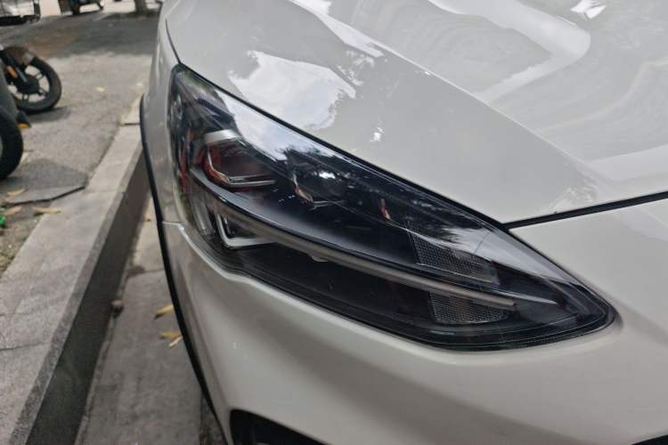 Used Ford Focus 2021 EcoBoost 180 Automatic Hunter Edition Right Front Headlight