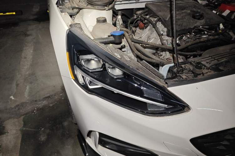 Used Ford Focus 2021 Hatchback EcoBoost 180 Automatic ST Line Right Front Headlight