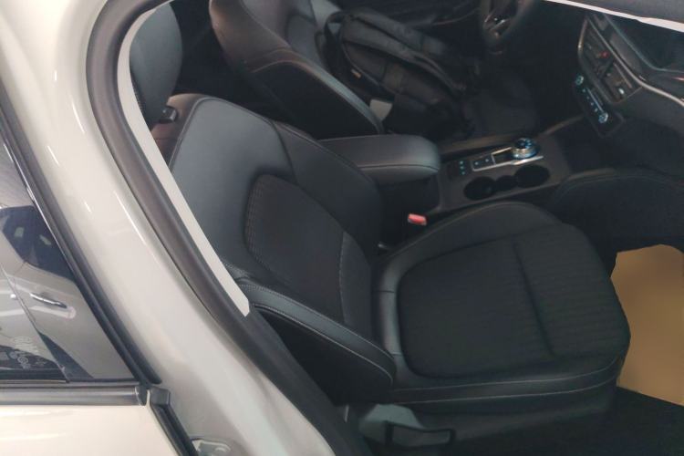 Used Ford Focus 2021 Hatchback EcoBoost 180 Automatic Titanium Edition Right Front Seat