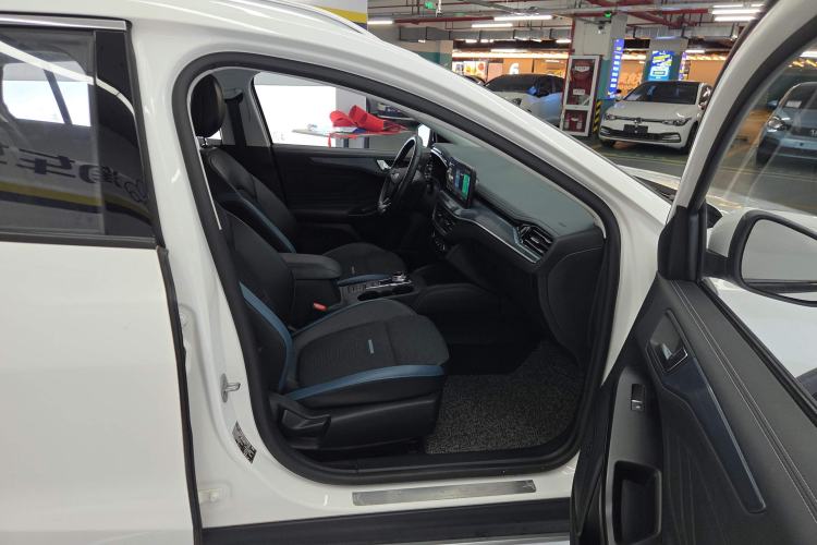 Used Ford Focus 2021 EcoBoost 180 Automatic Hunter Edition Right Front Seat