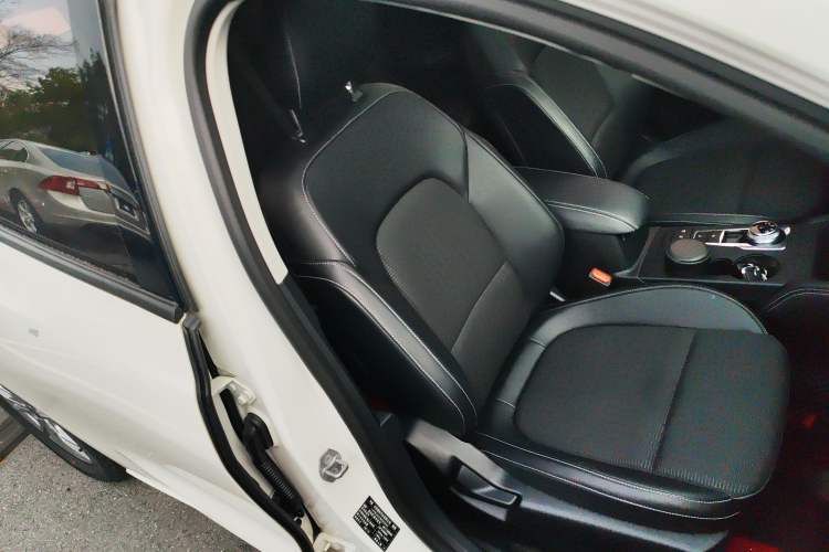 Used Ford Focus 2021 Hatchback EcoBoost 180 Automatic Titanium Edition Right Front Seat