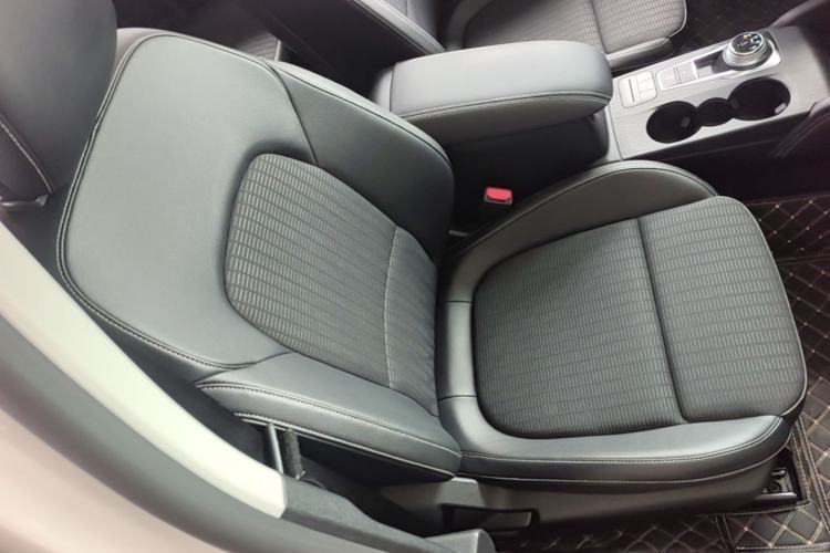 Used Ford Focus 2021 Hatchback EcoBoost 180 Automatic Titanium Edition Right Front Seat