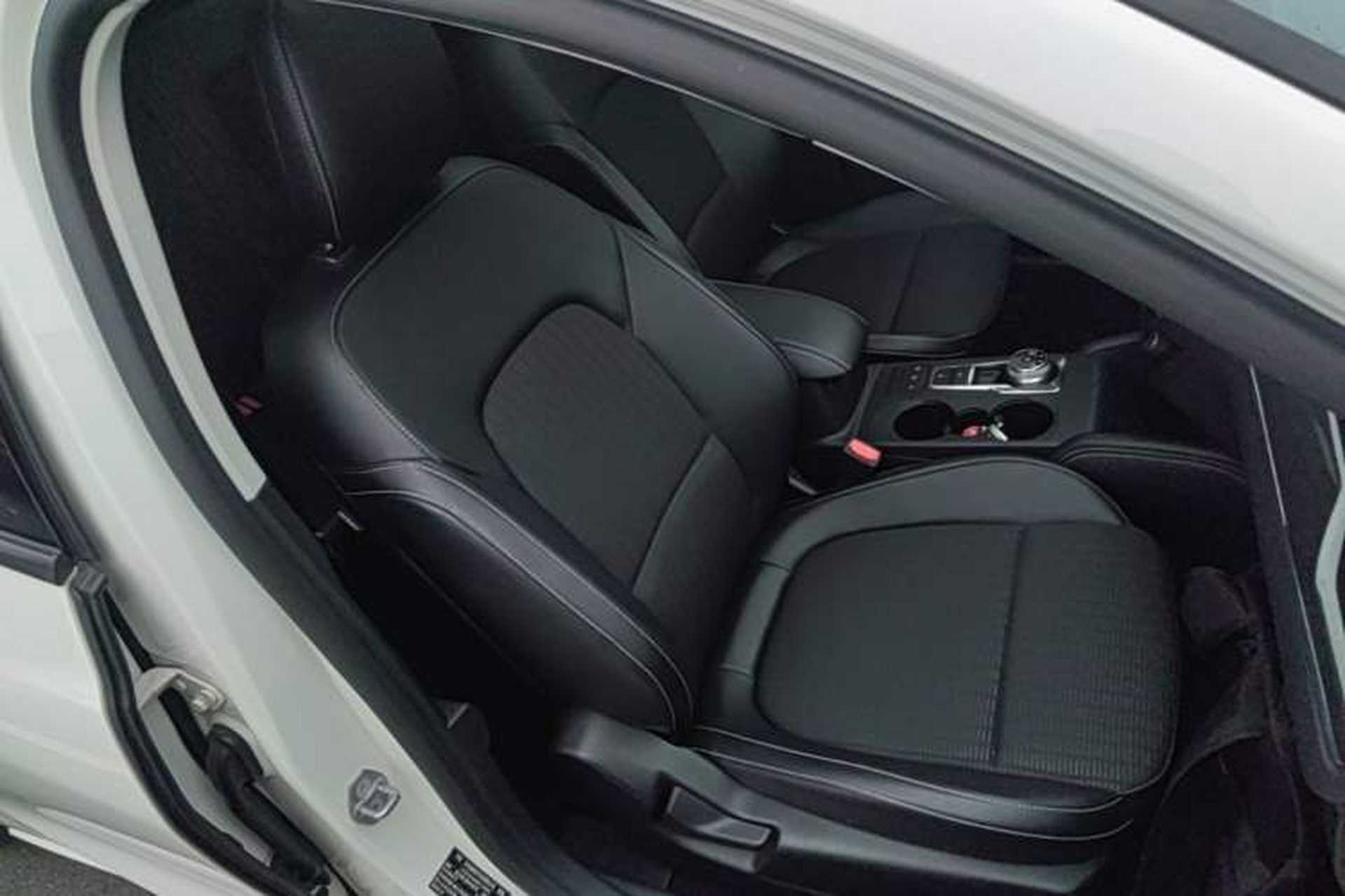 Used Ford Focus 2021 Hatchback EcoBoost 180 Automatic Titanium Edition Right Front Seat